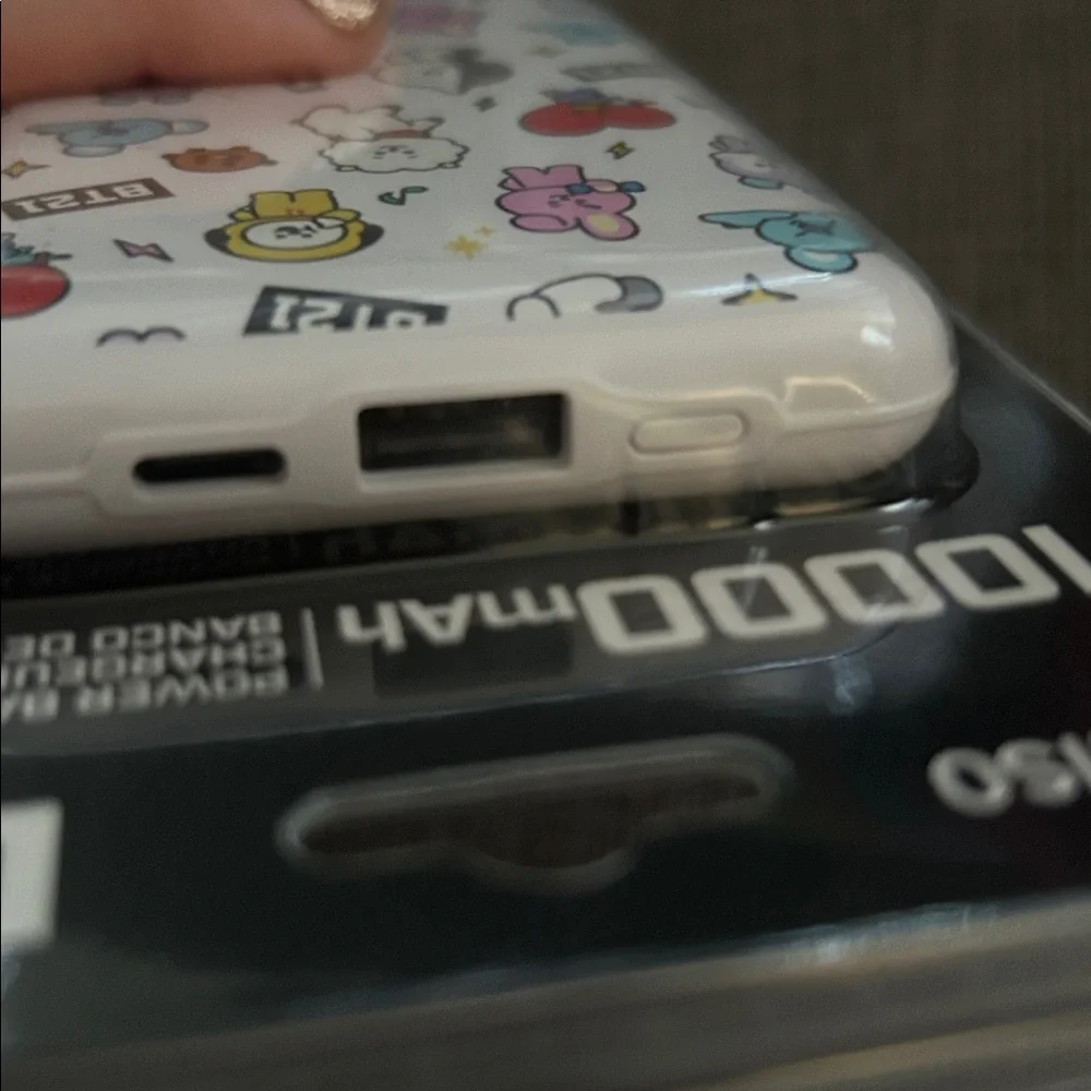 MINISO Line Friends BT21 10000mAh Ultra-thin Power Bank NWT